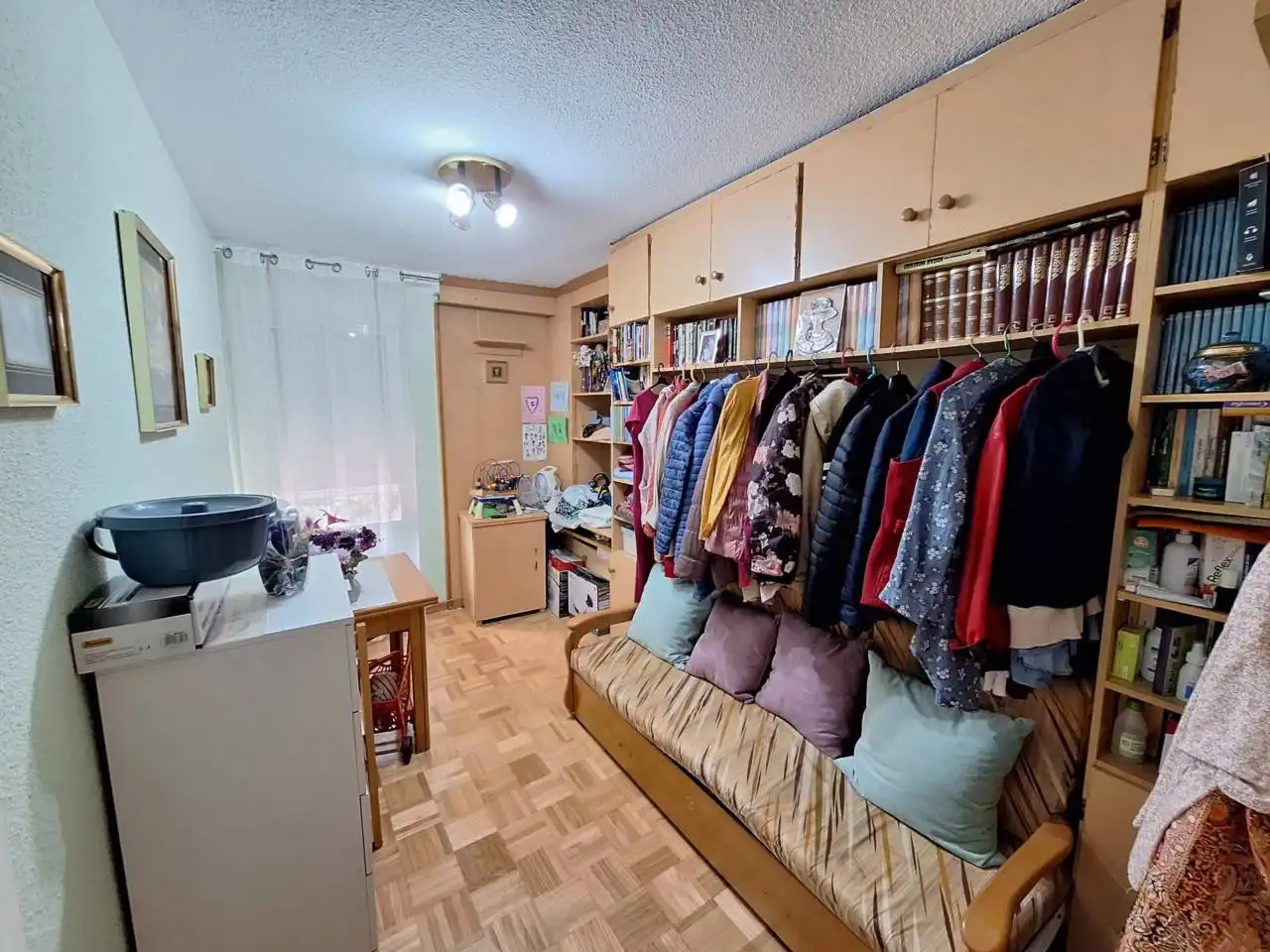 Bedroom of Flat for sale in Fuenlabrada  with Air Conditioner, Heating and Parquet flooring