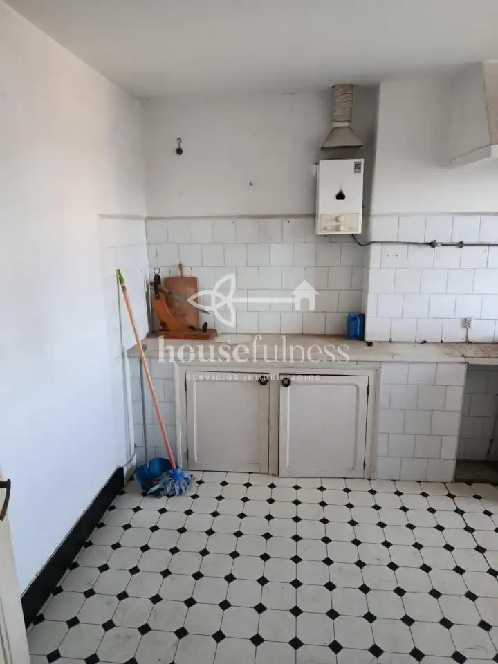 Cocina de Edificio en venta en Ferrol