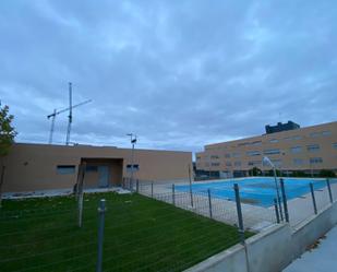 Piscina de Pis en venda en Villalbilla amb Aire condicionat, Calefacció i Terrassa