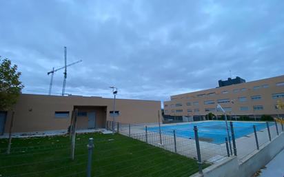 Piscina de Pis en venda en Villalbilla amb Aire condicionat, Calefacció i Terrassa