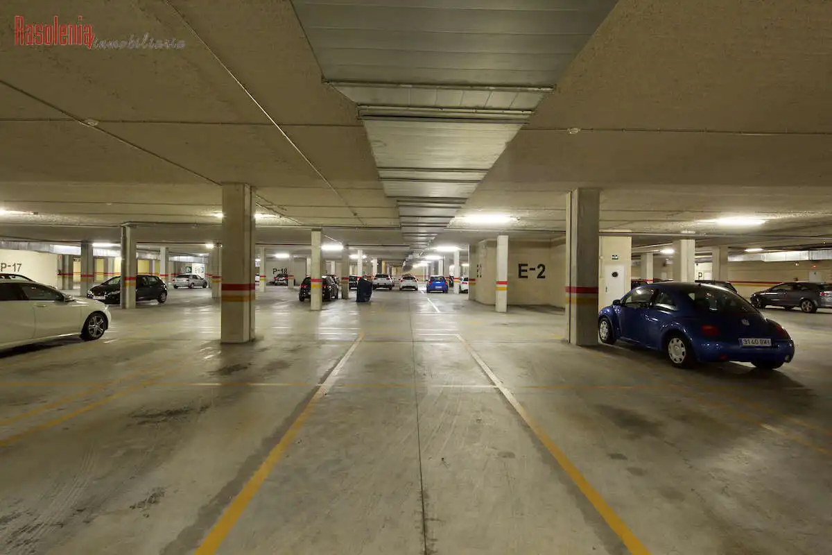 Parking de Piso en venta en Narón con Calefacción y Trastero