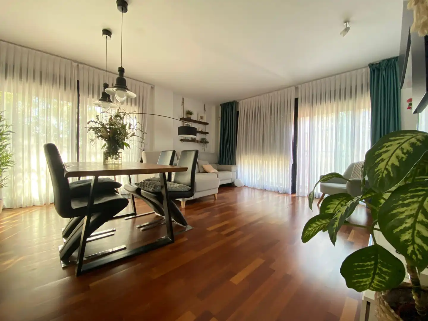 Sala d'estar de Pis en venda en Sant Adrià de Besòs amb Aire condicionat, Calefacció i Parquet