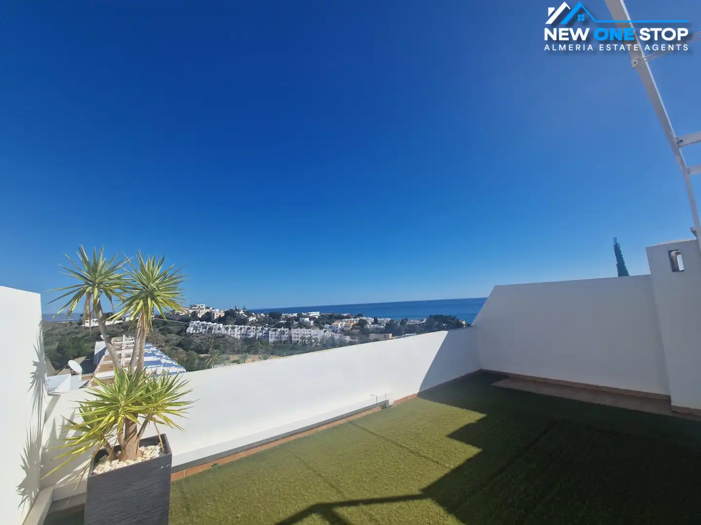 Vista exterior de Àtic en venda en Mojácar amb Aire condicionat, Calefacció i Terrassa