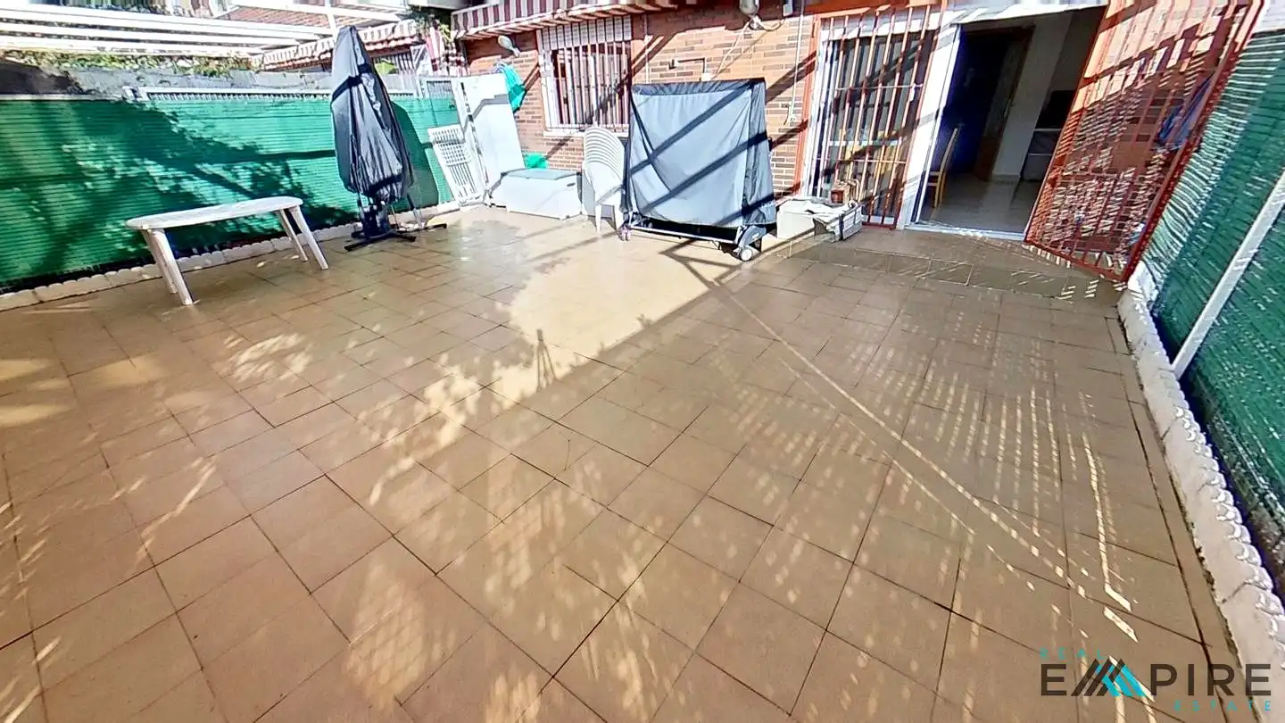 Terrasse von Erdgeschoss zum Verkauf in Parla mit Heizung, Terrasse und Abstellraum