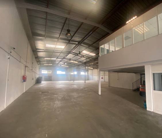 Nave industrial en Alquiler en Calle Matías Balsera, 2 en El Juncal - Vallealto