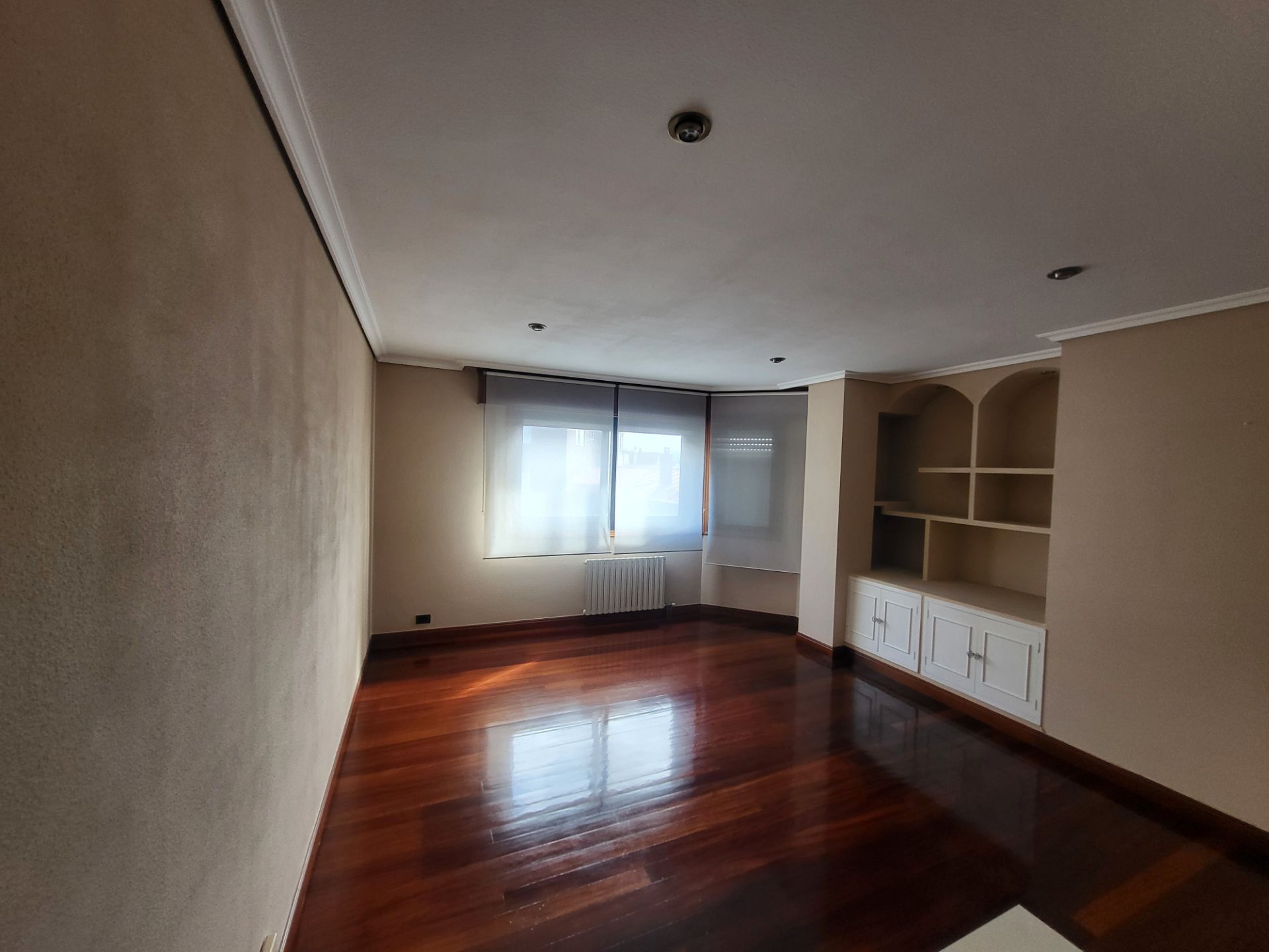 Sala d'estar de Apartament de lloguer en Vigo  amb Calefacció, Traster i Forn