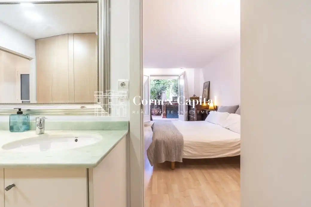 Schlafzimmer von Erdgeschoss zum Verkauf in Barcelona mit Klimaanlage und Terrasse