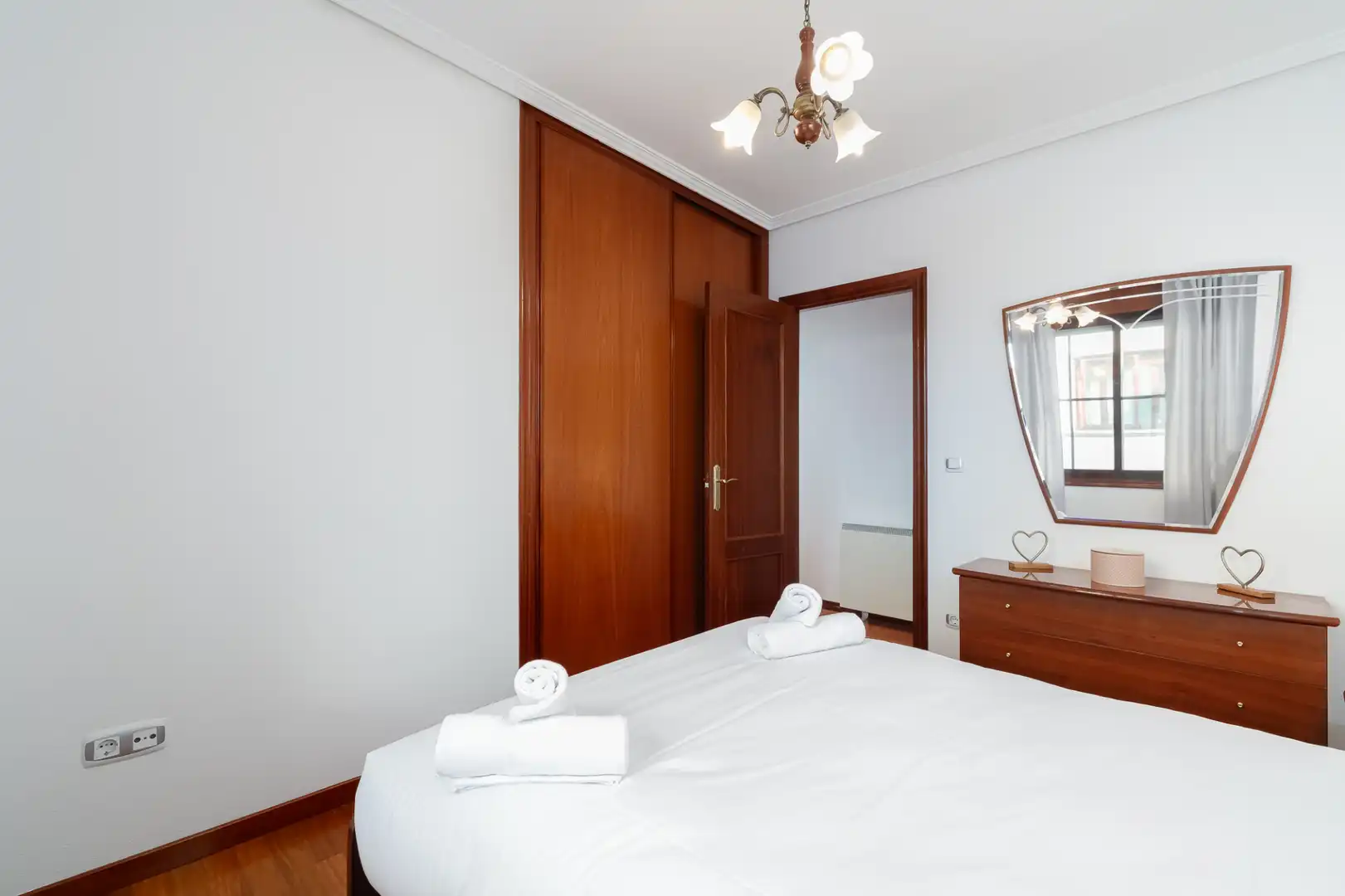 Habitación de Apartamento de alquiler en Cangas  con Calefacción, Parquet y Amueblado