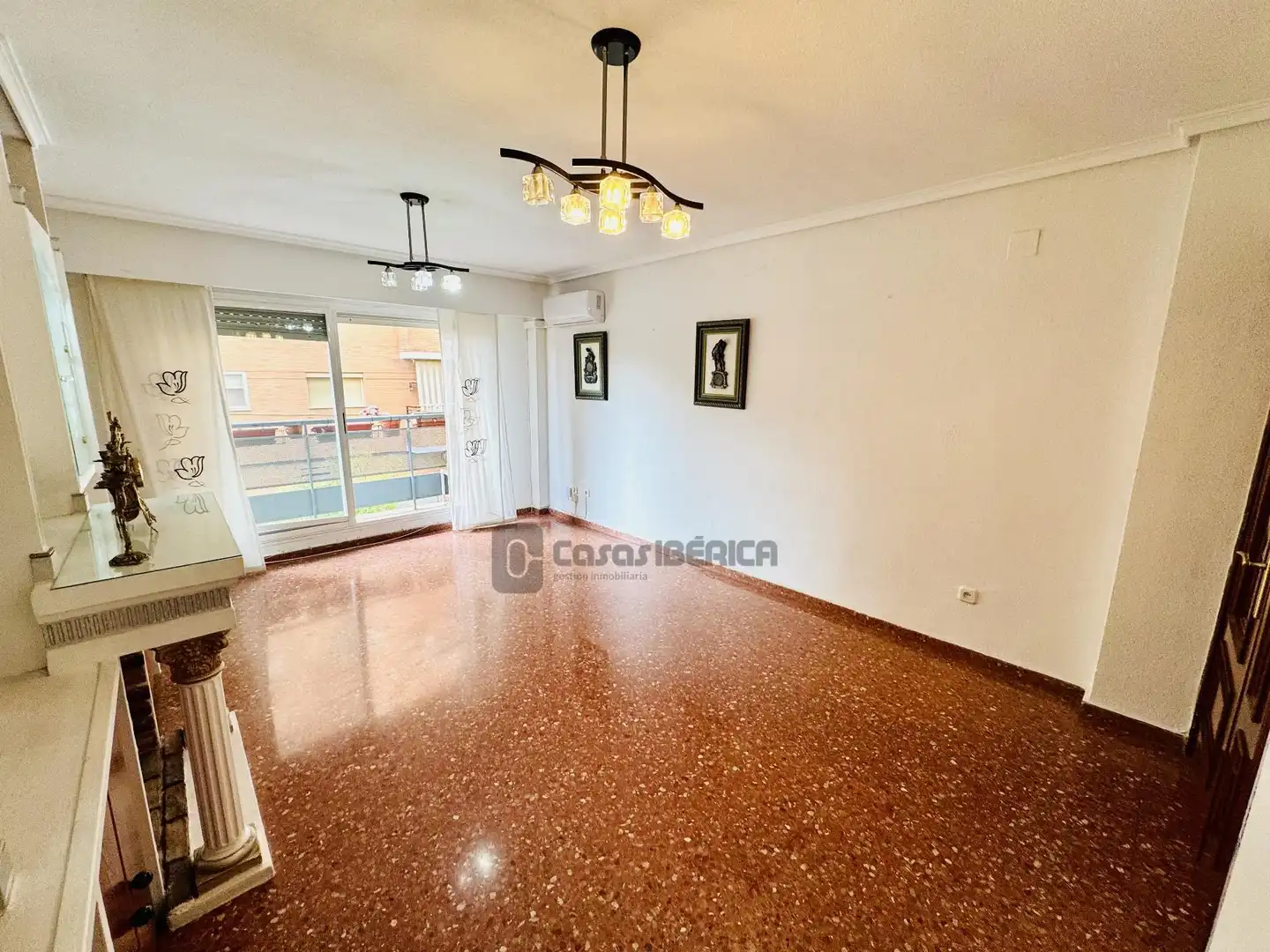 Piso con terraza en venta en Salvador Tusset, imagen 2