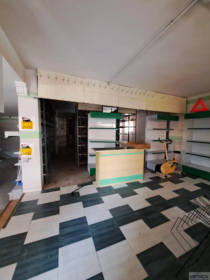 Local comercial en venda a Rafael Alberti 10