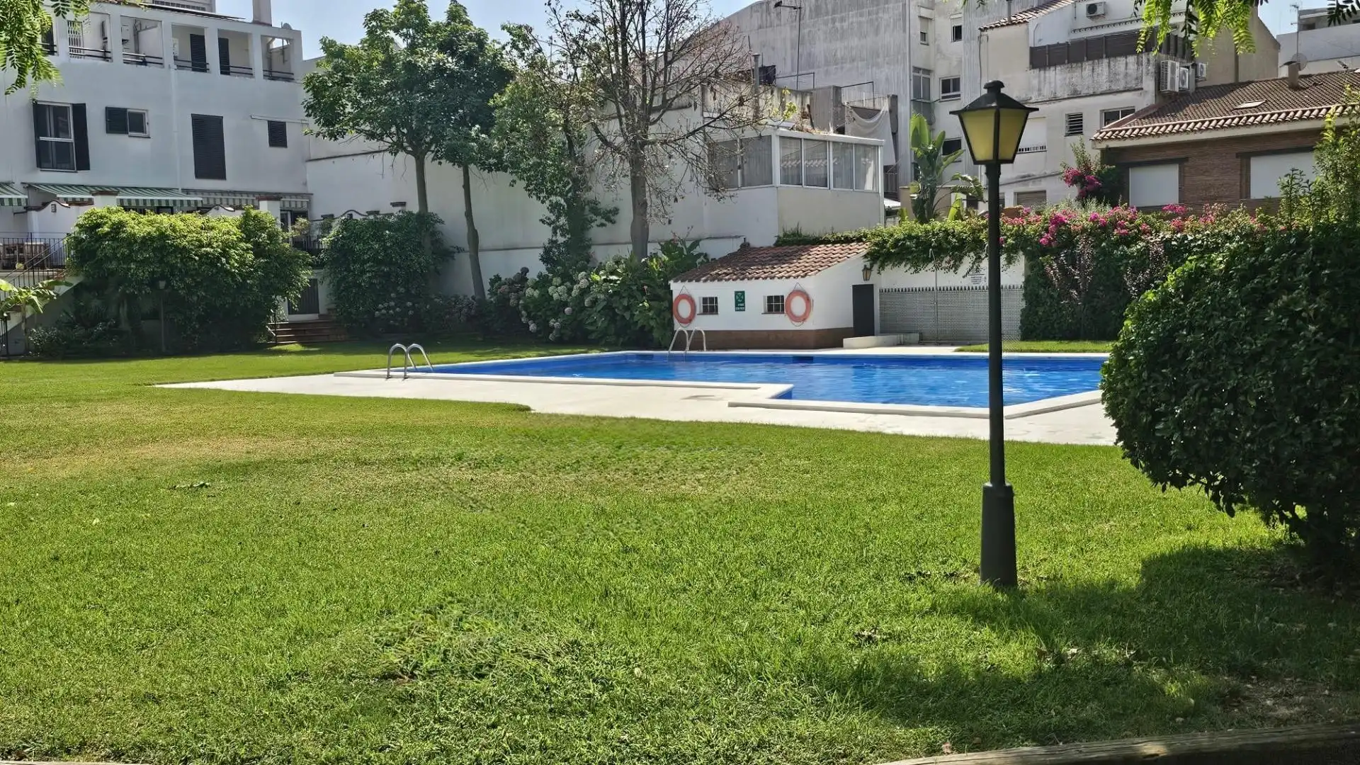 Piscina de Casa o chalet en venta en Calella con Aire acondicionado, Calefacción y Jardín privado