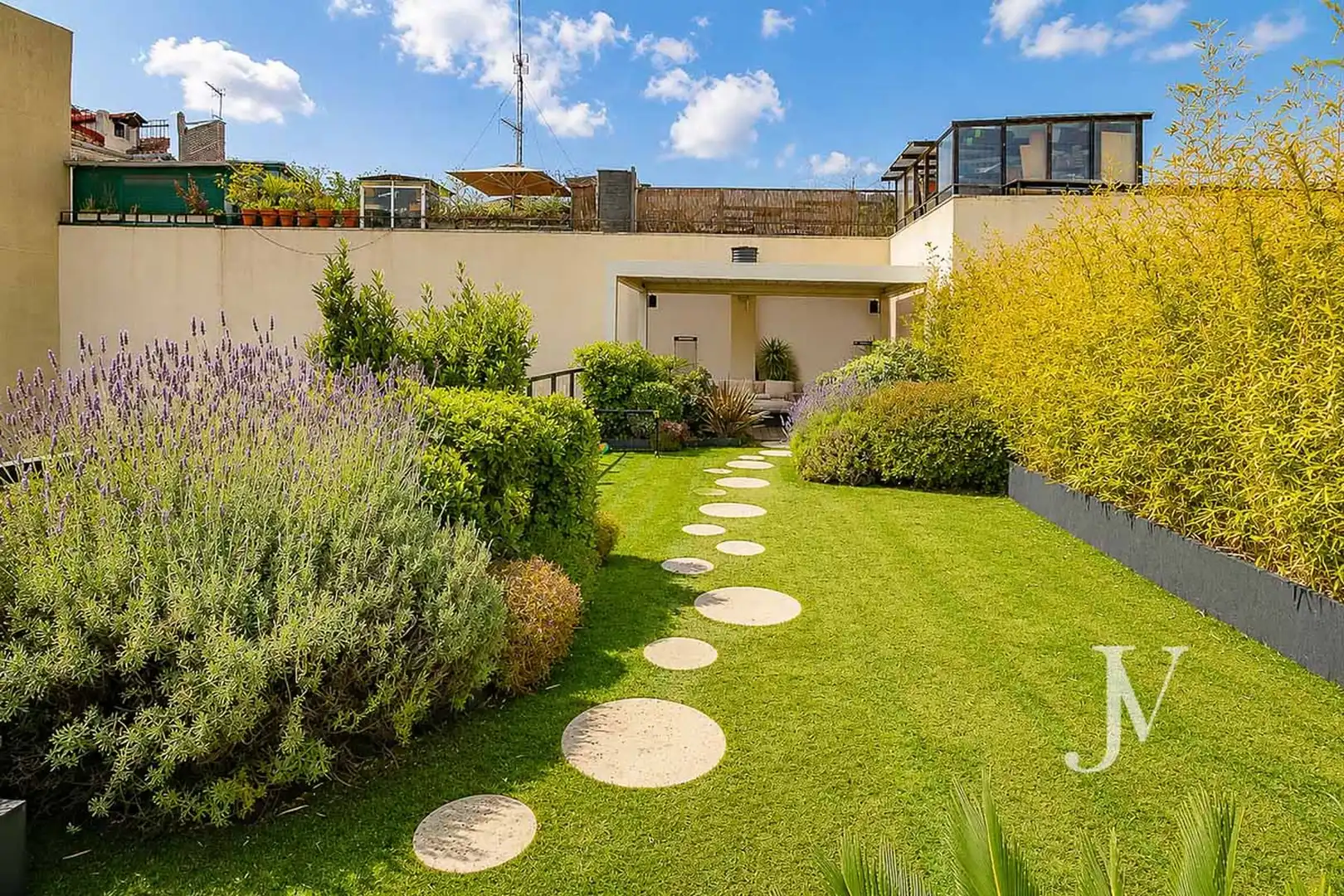 Terraza de Ático en venta en Madrid con Aire acondicionado, Calefacción y Jardín privado
