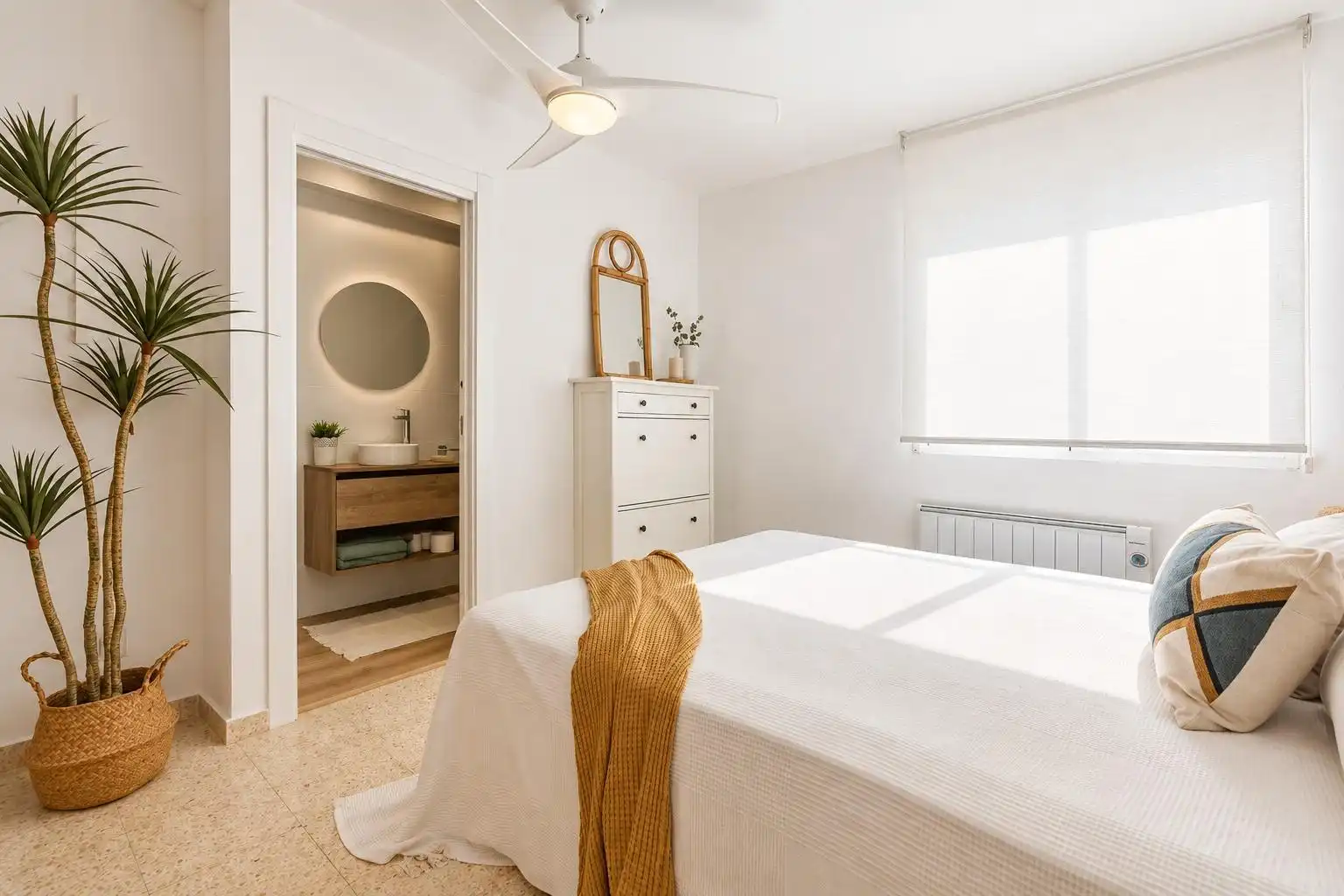 Bedroom of Flat for sale in Pobles del Sud