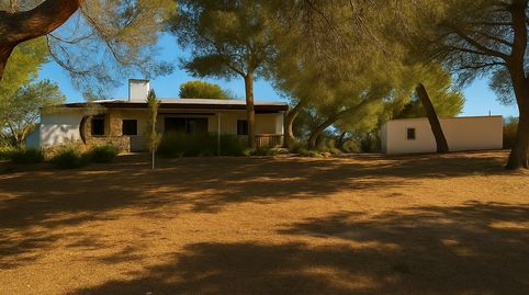Casa con apartamento en un lugar tranquilo de las afueras de San Fernando