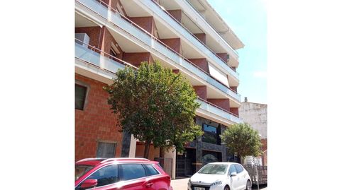 PISO MUY AMPLIO Y LUMINOSO DE 3 HABITACIONES EN MONZÓN