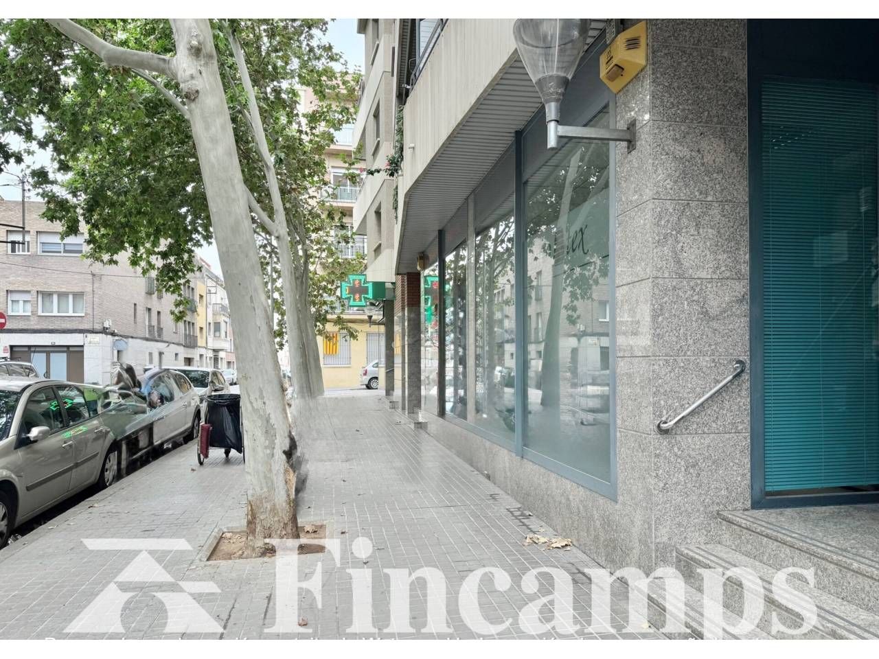 Vista exterior de Oficina en venda en Sabadell amb Aire condicionat i Calefacció