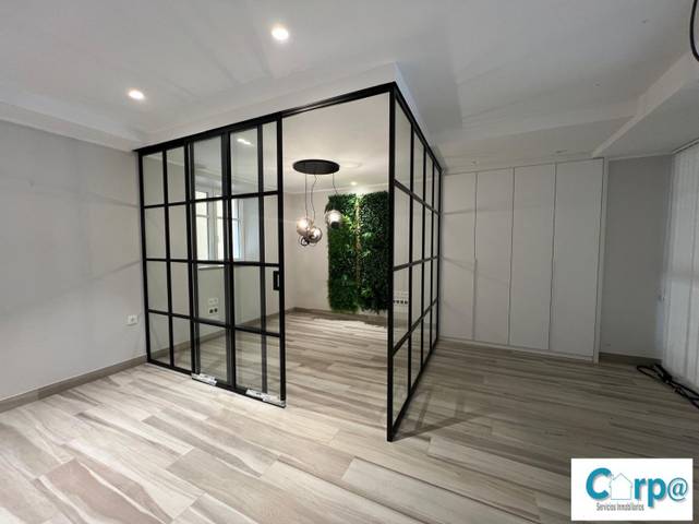 Oficina en Alquiler en Castillo en Casco Antiguo