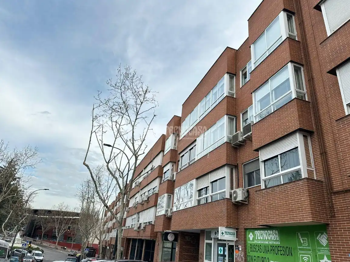 Vista exterior de Pis en venda en San Sebastián de los Reyes amb Terrassa i Balcó