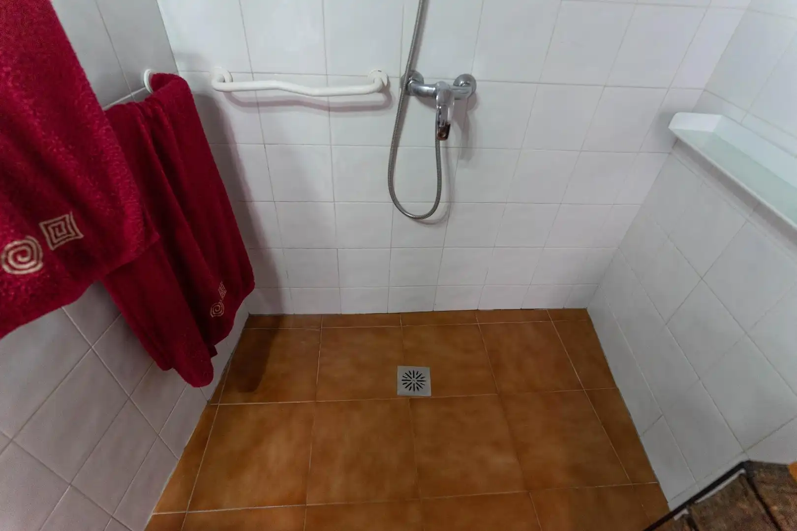 Badezimmer von Erdgeschoss zur Miete in Alhaurín El Grande mit Terrasse, Abstellraum und Möbliert