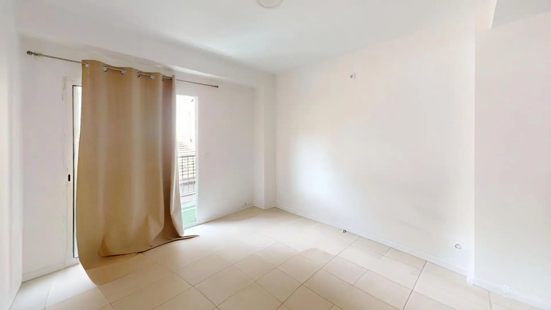 Piso en venta en Alicante / Alacant con Amueblado, Lavadora y Balcón