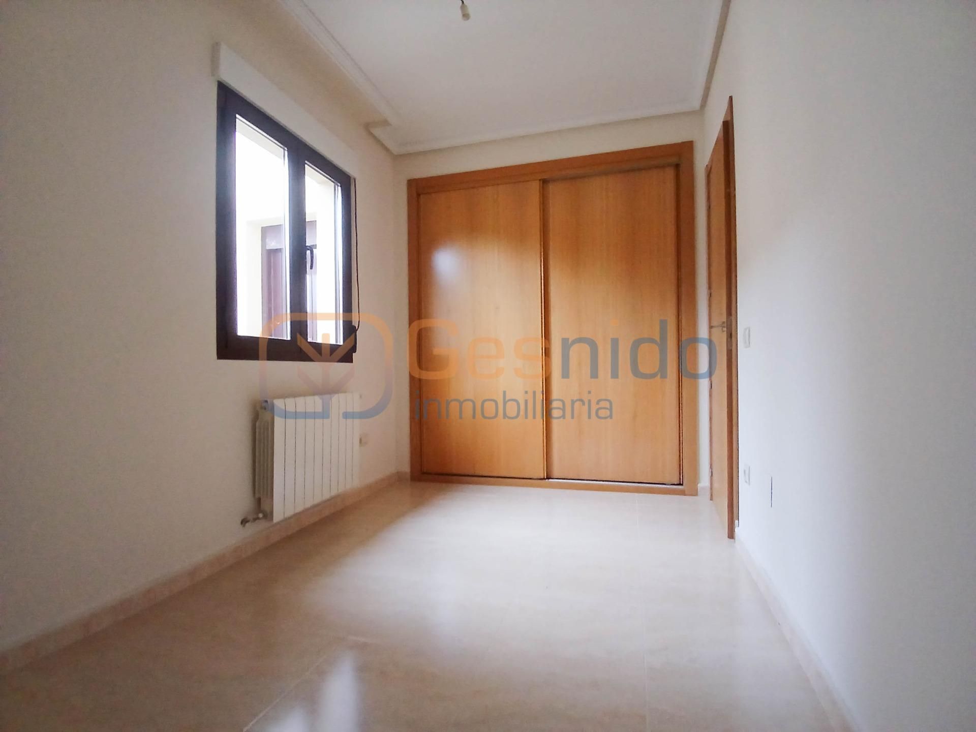 Schlafzimmer von Wohnung zum verkauf in Prádena mit Heizung, Abstellraum und Balkon