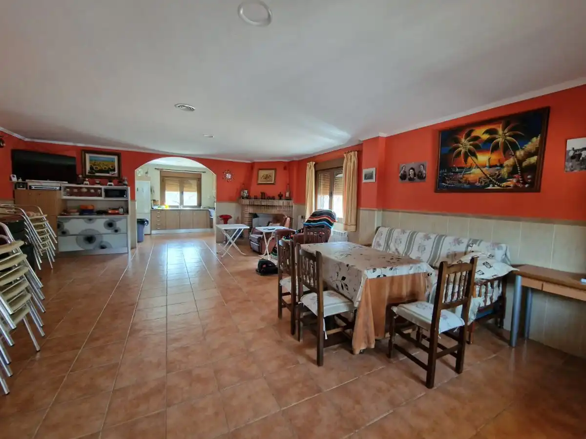 Menjador de Casa o xalet en venda en Plasencia amb Aire condicionat, Jardí privat i Terrassa