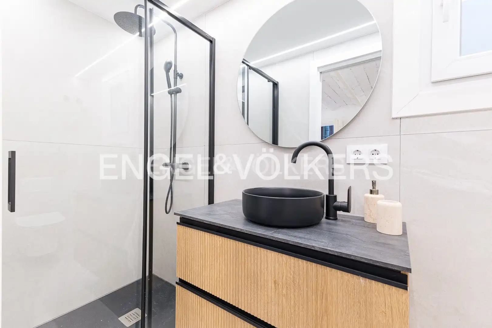 Appartamento con terrazza in vendita a Ciutat Vella, imagen 24