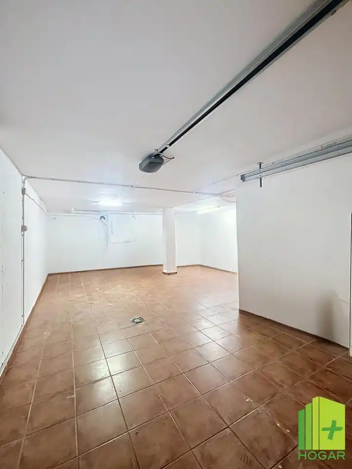 Casa adosada en venta en Jaén con Aire acondicionado, Jardín privado y Terraza
