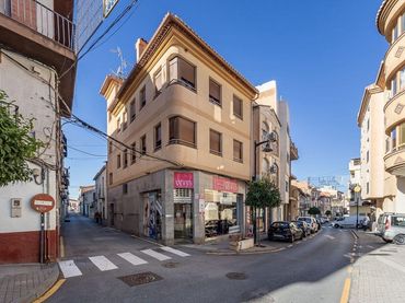 Casa rústica con balcón en venta en Dúrcal