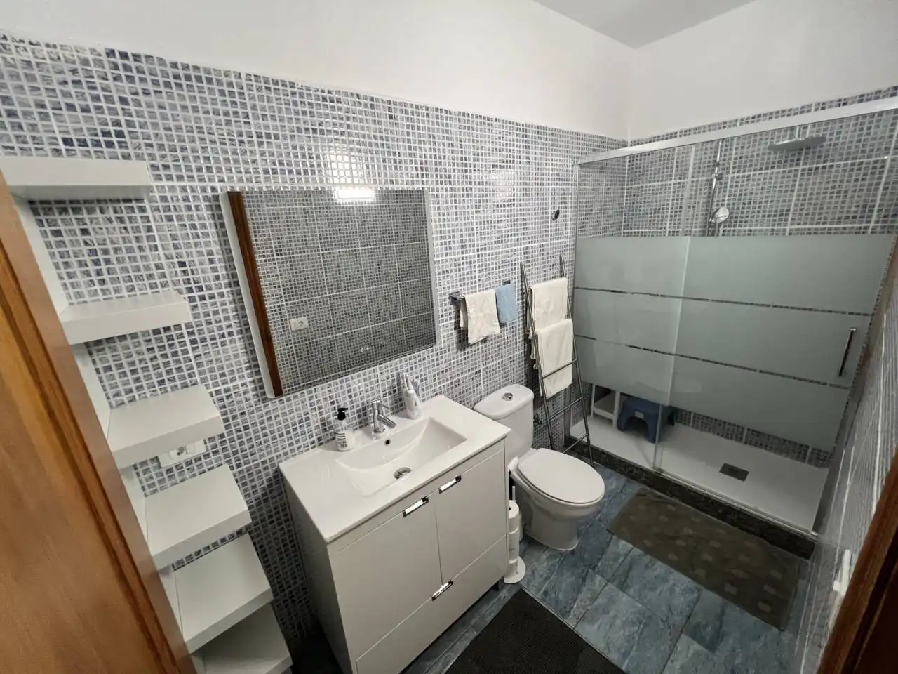 Bathroom of Flat for sale in Arona  with Parquet flooring and Furnished