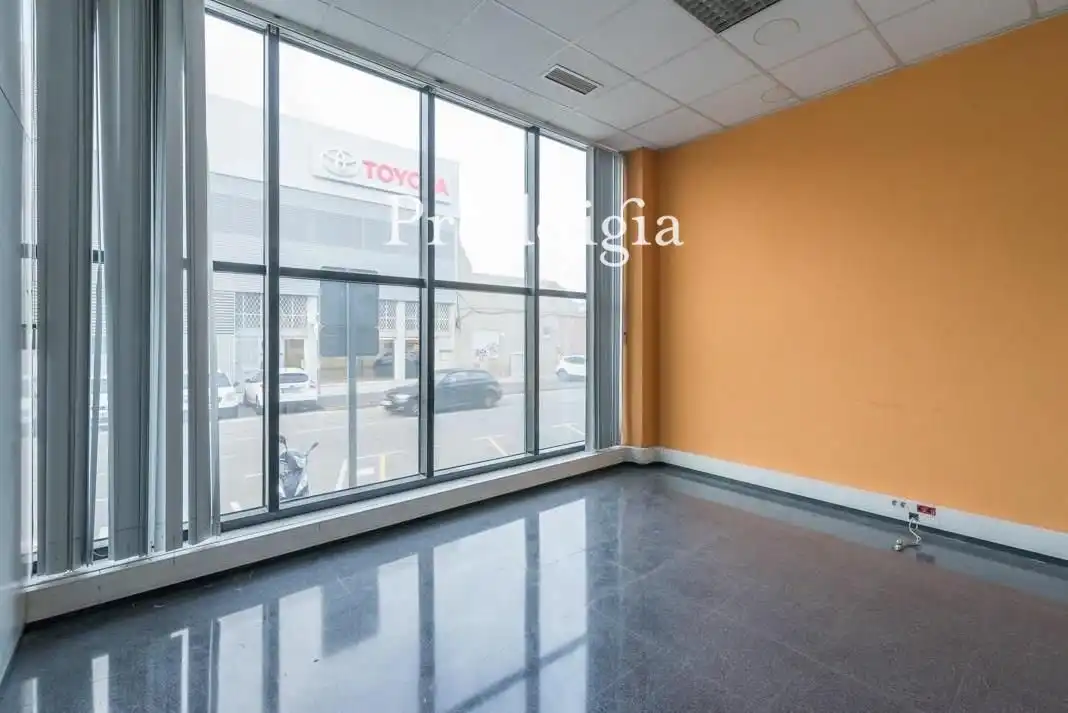 Oficina de lloguer en L'Hospitalet de Llobregat amb Aire condicionat i Calefacció