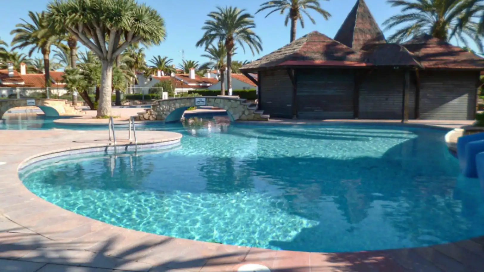 Piscina de Casa o xalet en venda en Dénia amb Aire condicionat, Calefacció i Jardí privat
