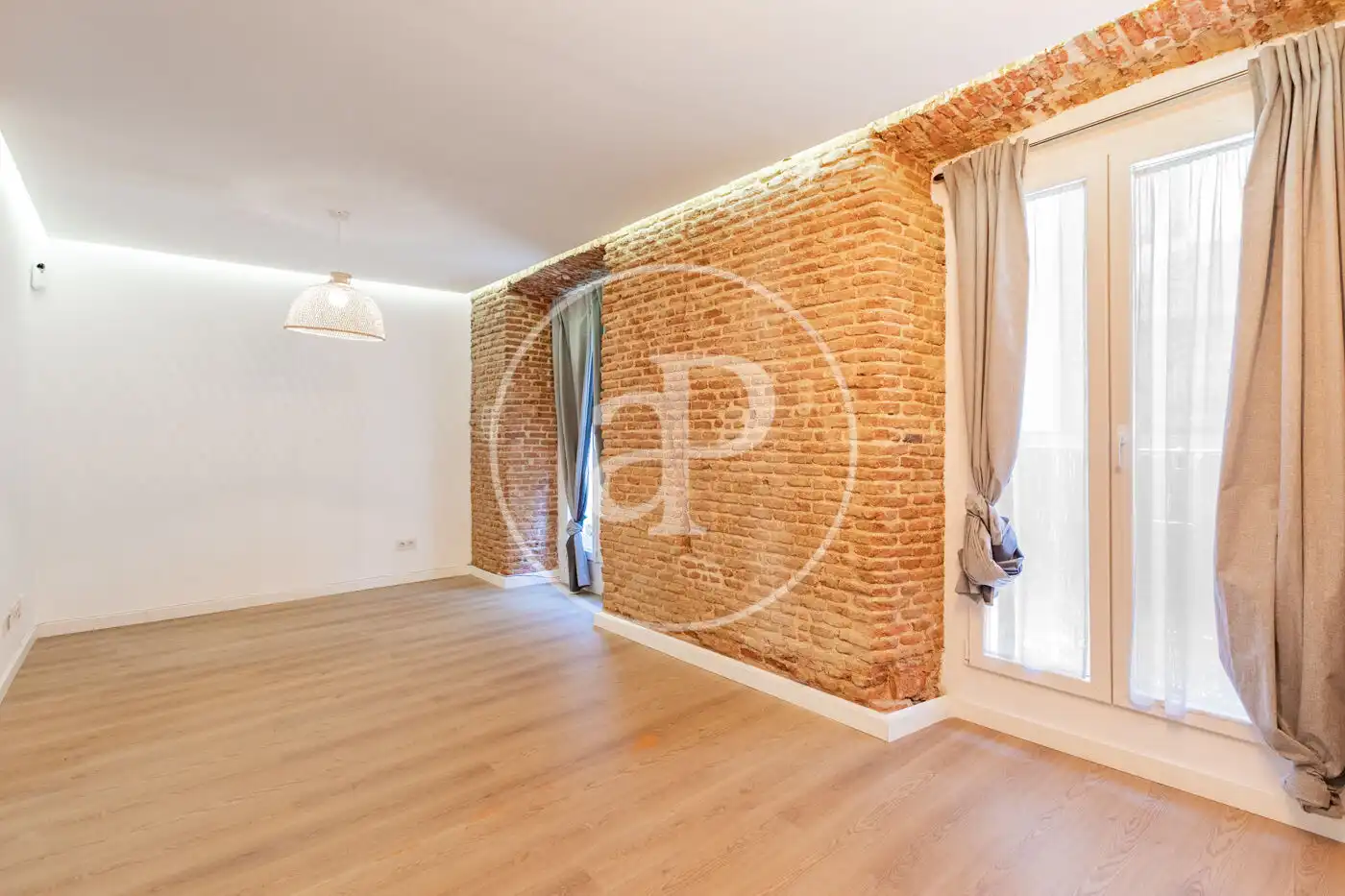 Sala d'estar de Pis en venda en Madrid amb Aire condicionat, Calefacció i Balcó