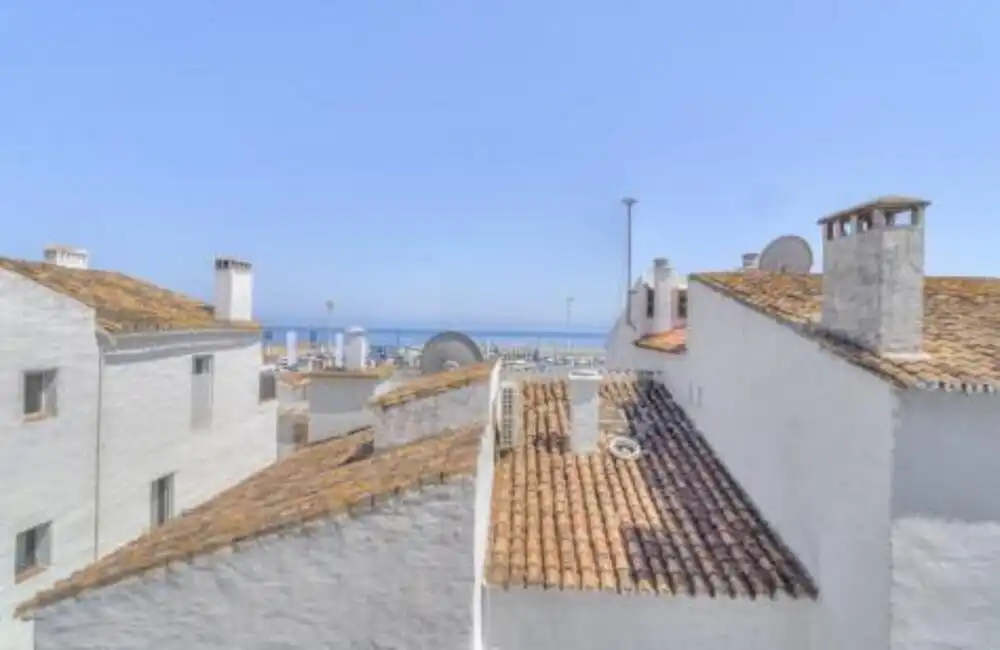 Vista exterior de Apartamento de alquiler en Marbella con Aire acondicionado, Amueblado y Balcón