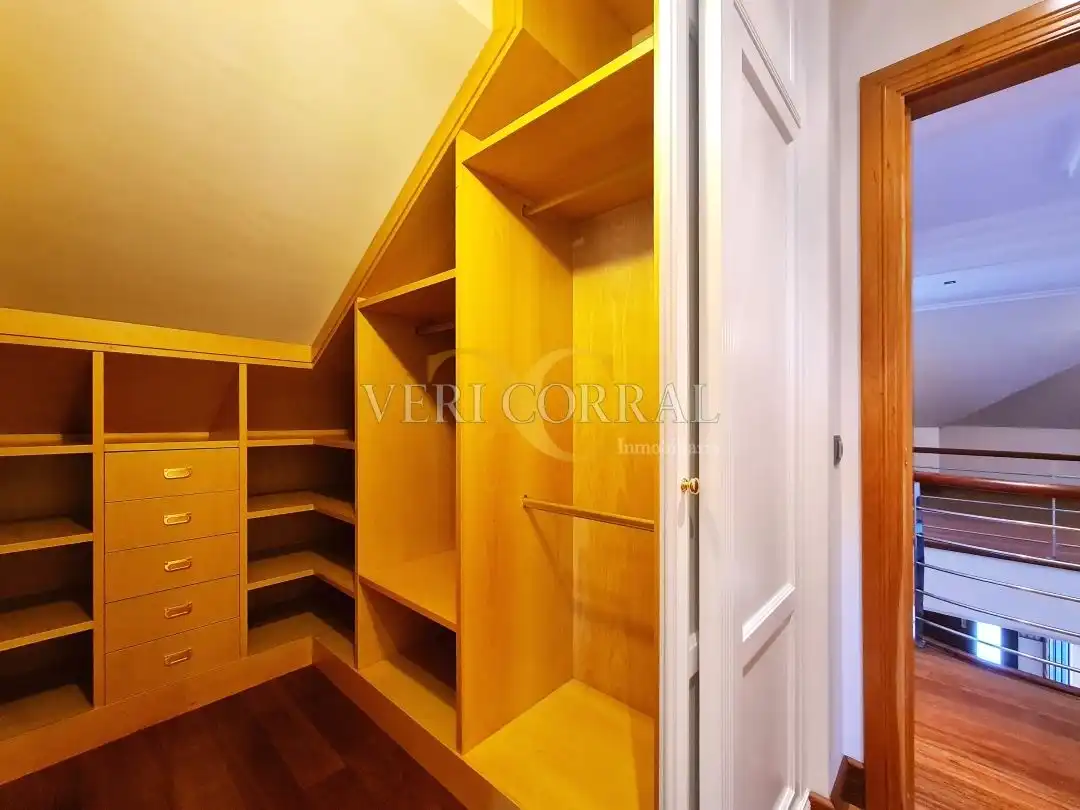 Habitación de Casa o chalet en venta en Oviedo  con Calefacción, Jardín privado y Terraza