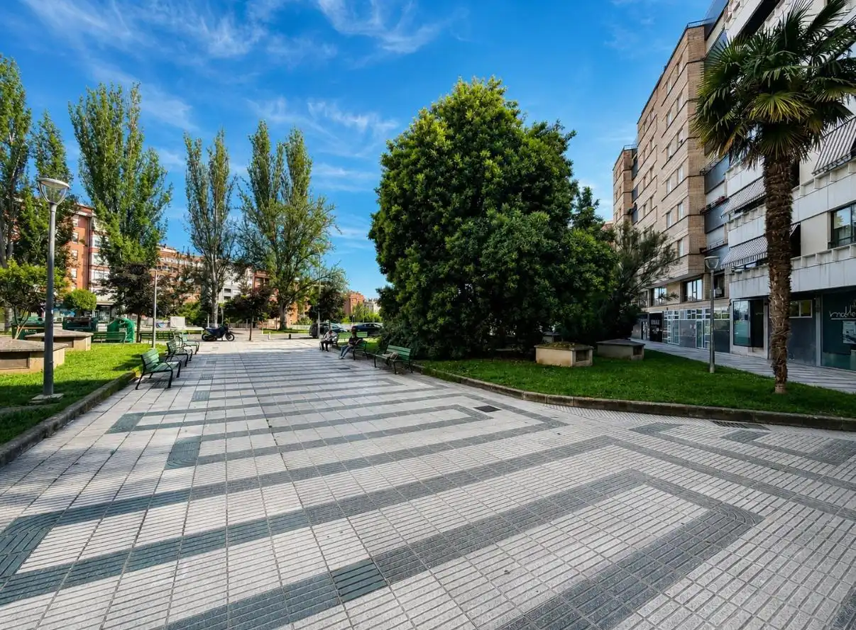 Außenansicht von Wohnung zur Miete in  Pamplona / Iruña