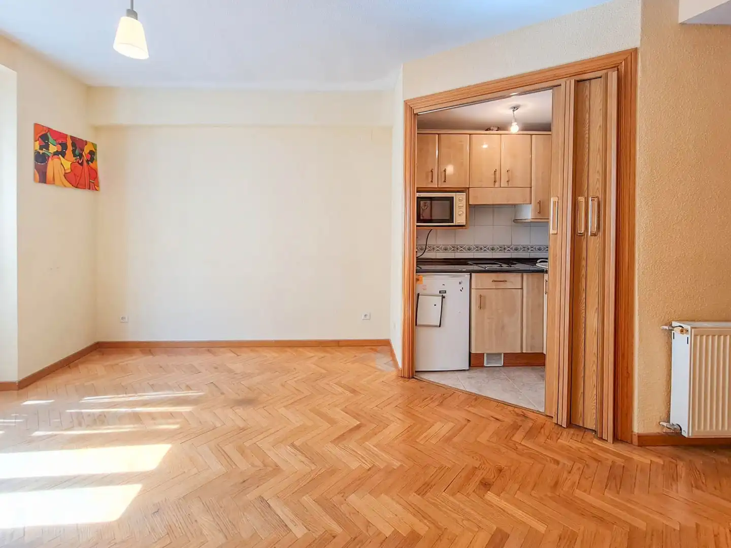 Cuina de Apartament de lloguer en Madrid amb Calefacció, Parquet i Forn