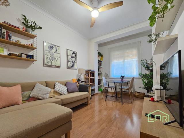 Piso en Venta en  SANTA CAROLINA en El Baix Guinardó