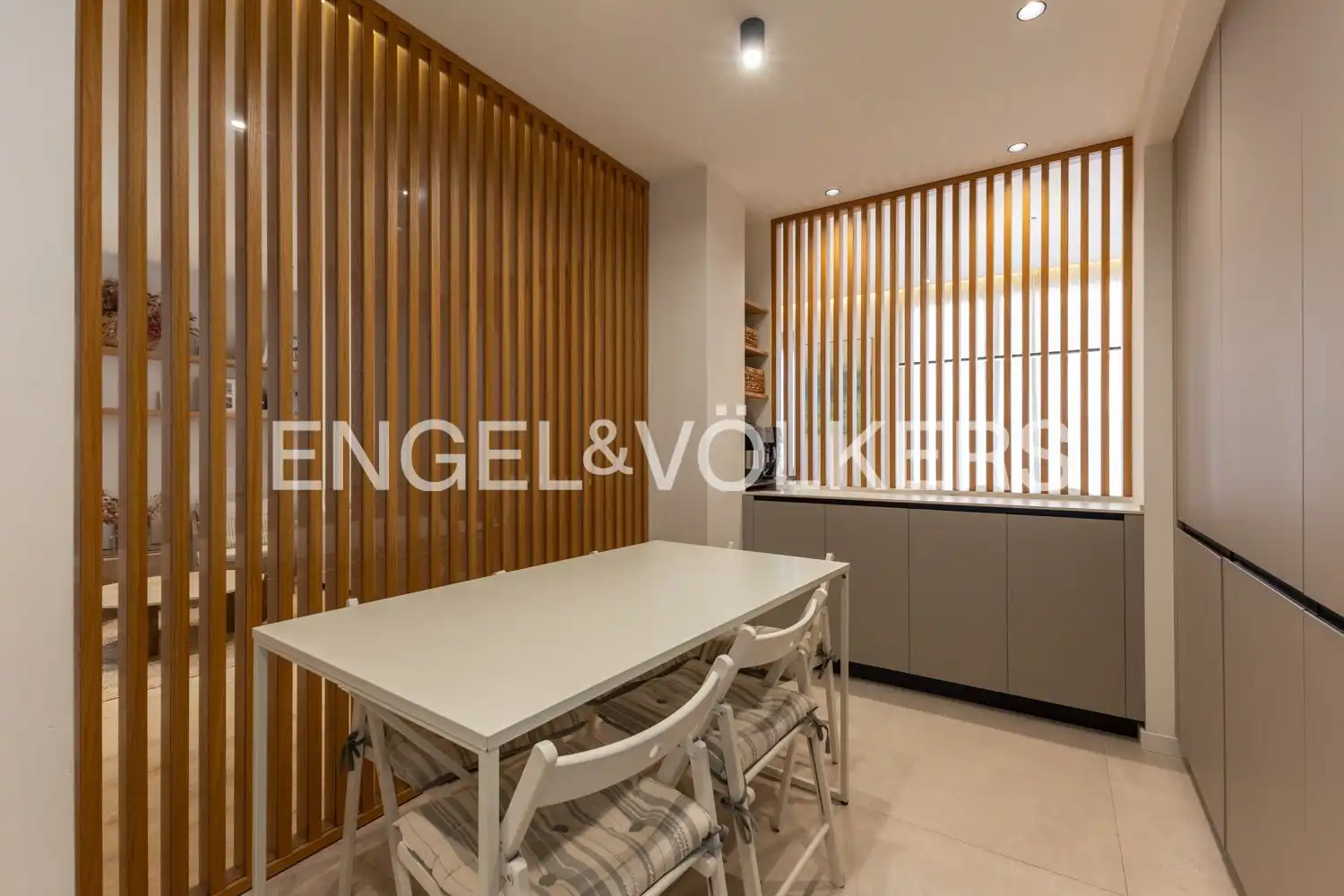 Comedor de Piso en venta en Valencia con Aire acondicionado, Calefacción y Balcón