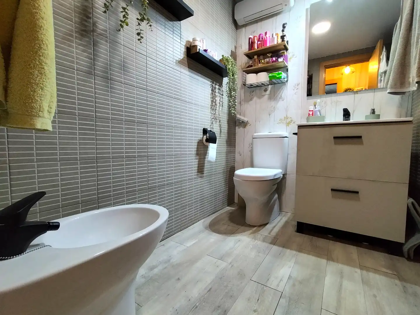 Baño de Piso en venta en Sevilla con Aire acondicionado, Calefacción y Jardín privado