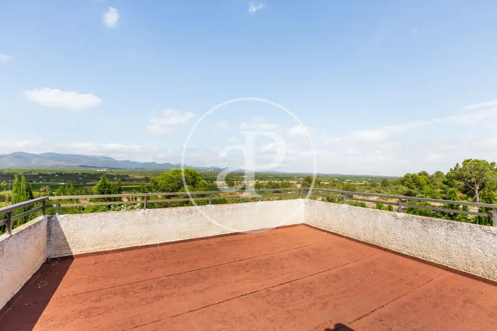 Terrassa de Casa o xalet en venda en La Pobla de Vallbona amb Aire condicionat, Calefacció i Jardí privat