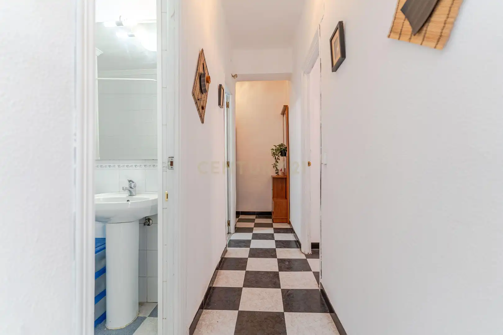 Flat for sale in Granada  with Air Conditioner and Balcony