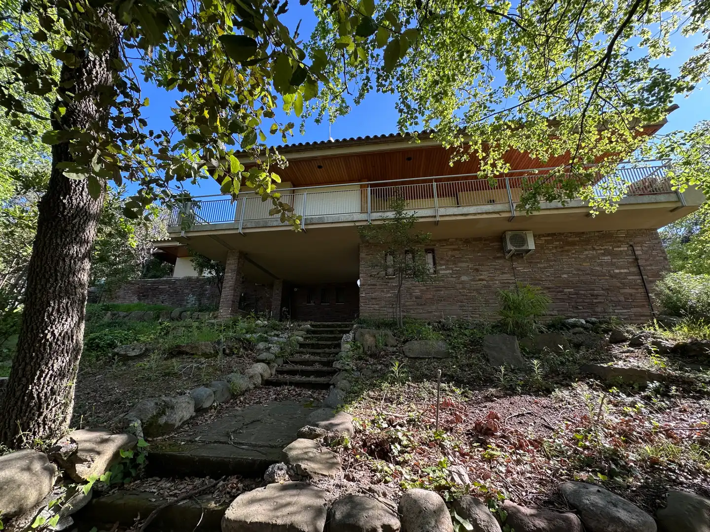 Vista exterior de Casa o xalet en venda en Matadepera amb Jardí privat, Terrassa i Moblat