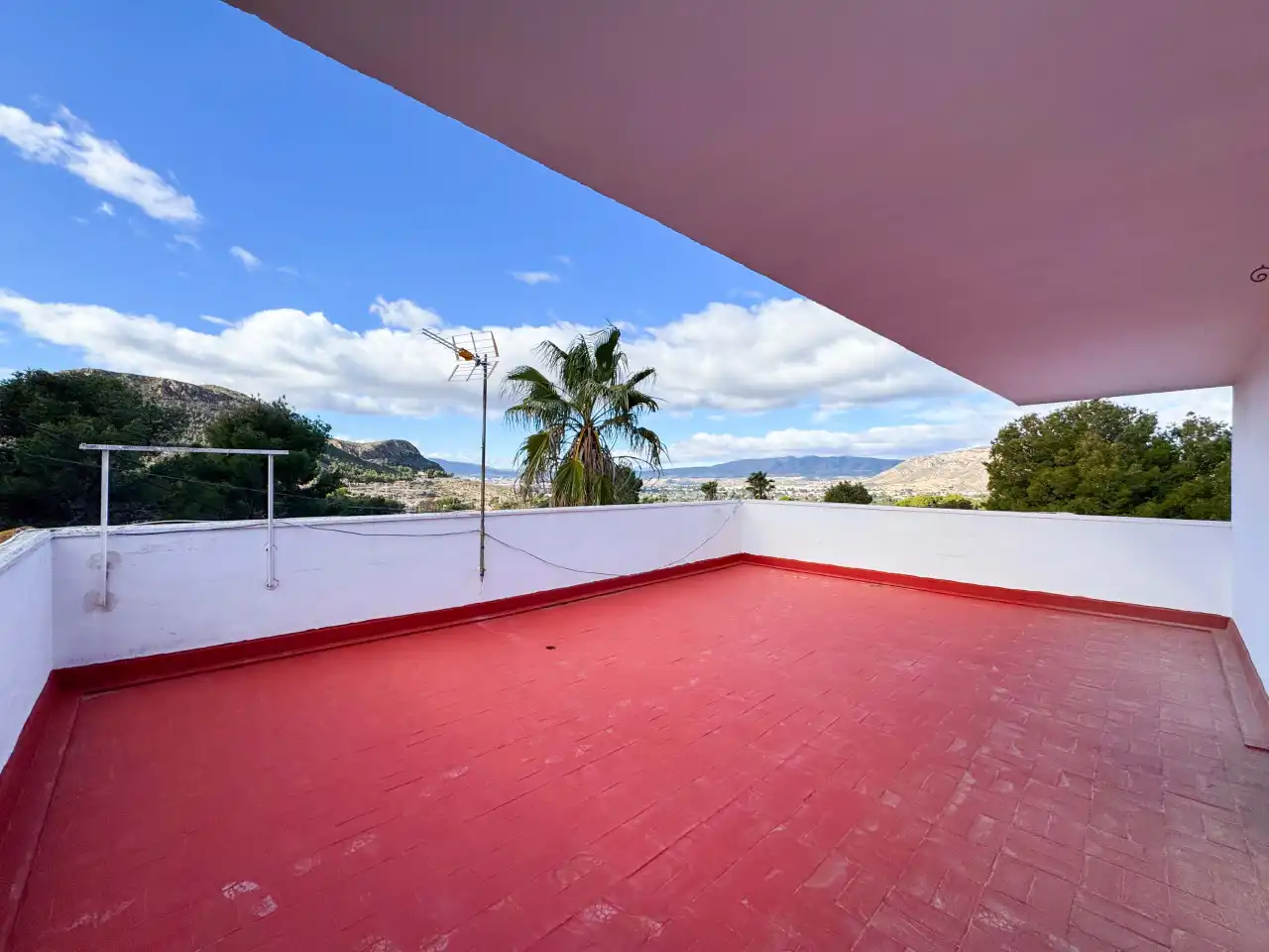 Vista exterior de Finca rústica en venda en Petrer amb Aire condicionat, Calefacció i Jardí privat