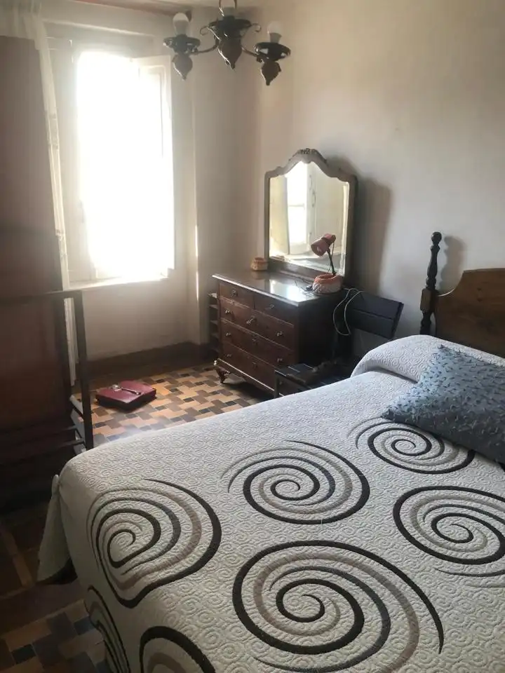 Habitación de Piso en venta en Santiago de Compostela  con Calefacción y Amueblado