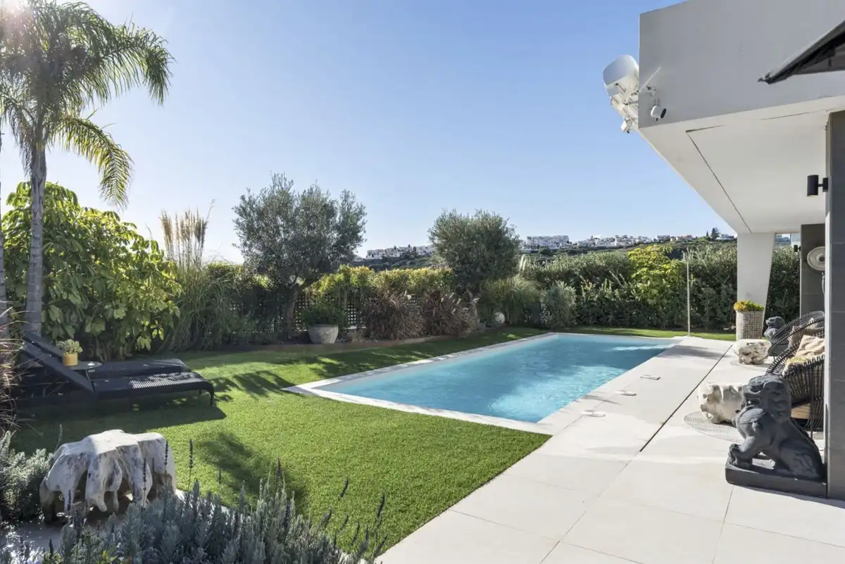 Jardí de Casa o xalet en venda en Manilva amb Jardí privat, Terrassa i Piscina