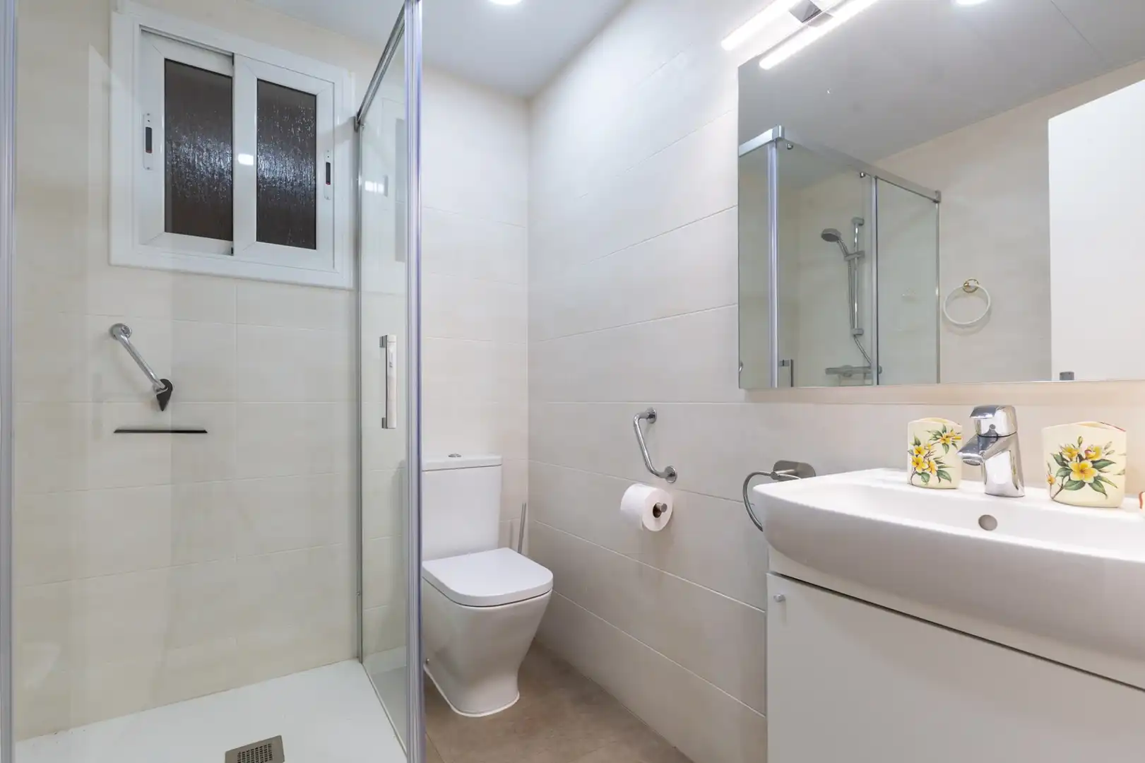 Bathroom of Flat for sale in Rubí  with Air Conditioner, Heating and Terrace