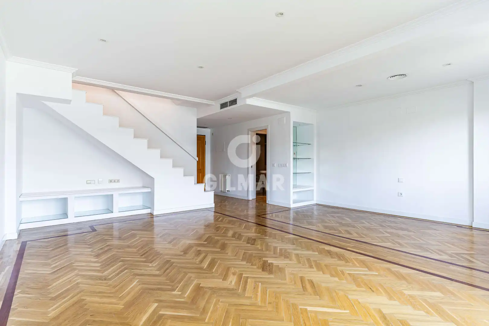 Living room of Duplexes for sale in Madrid  with Heating, Private garden and Storage room