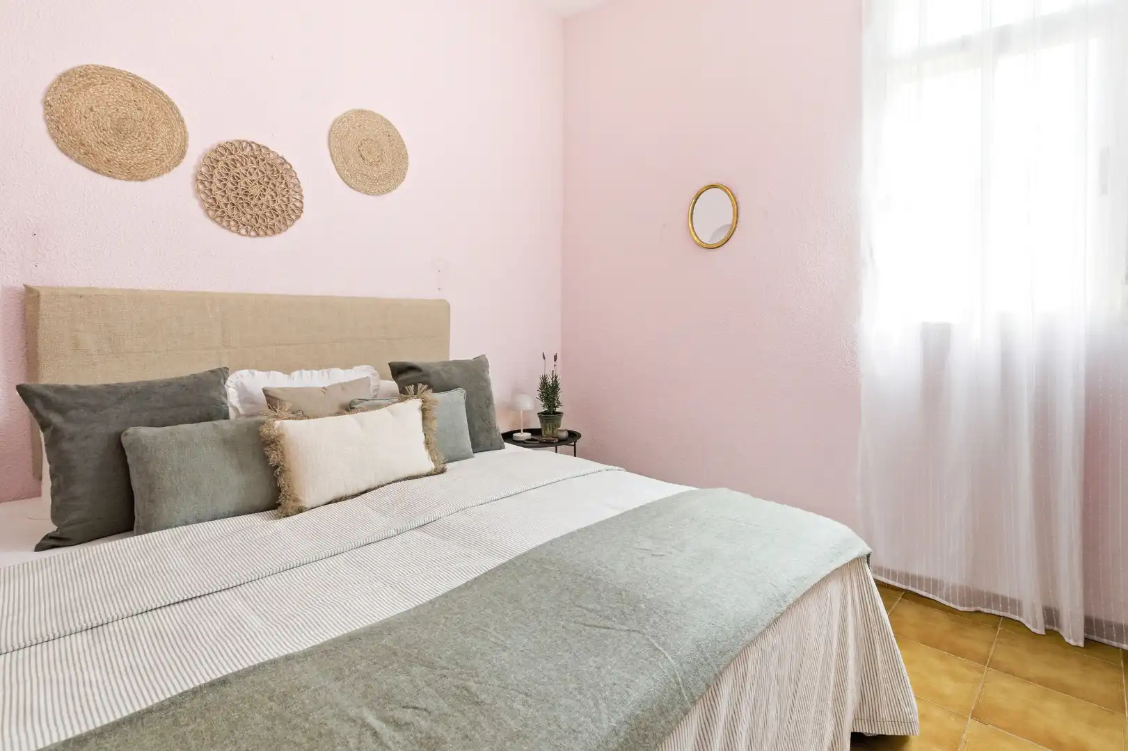 Habitación de Casa adosada en venta en Navajas con Aire acondicionado, Calefacción y Jardín privado
