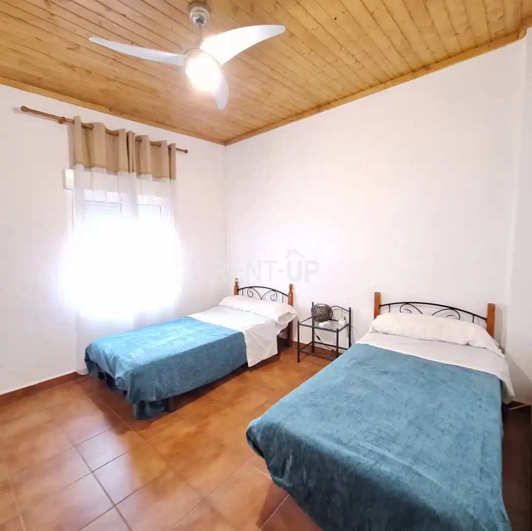 Dormitori de Casa o xalet en venda en Rotglà i Corbera amb Terrassa, Moblat i Balcó
